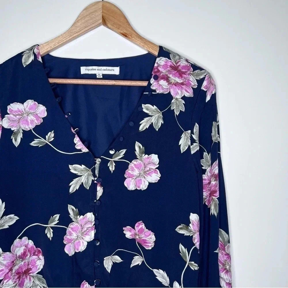 Cupcakes & Cashmere Floral Jerome Bell Sleeve Blouse Size Small - Picture 7 of 11
